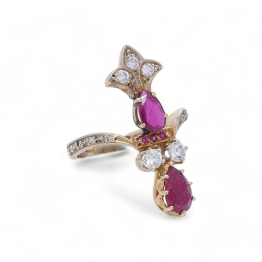 Vintage ruby and diamond ring in gold.