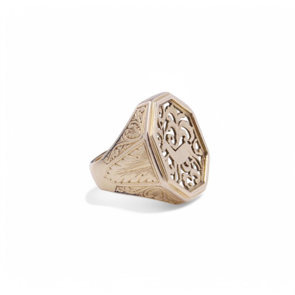 18 Carat Yellow Gold Stag Signet Ring