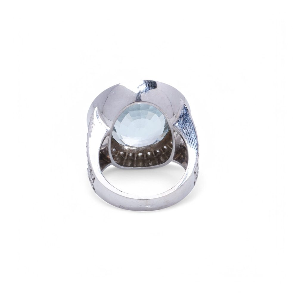WGI Certified 10.50 Carat Aquamarine And Diamond Cluster Ring In 18 Carat White Gold