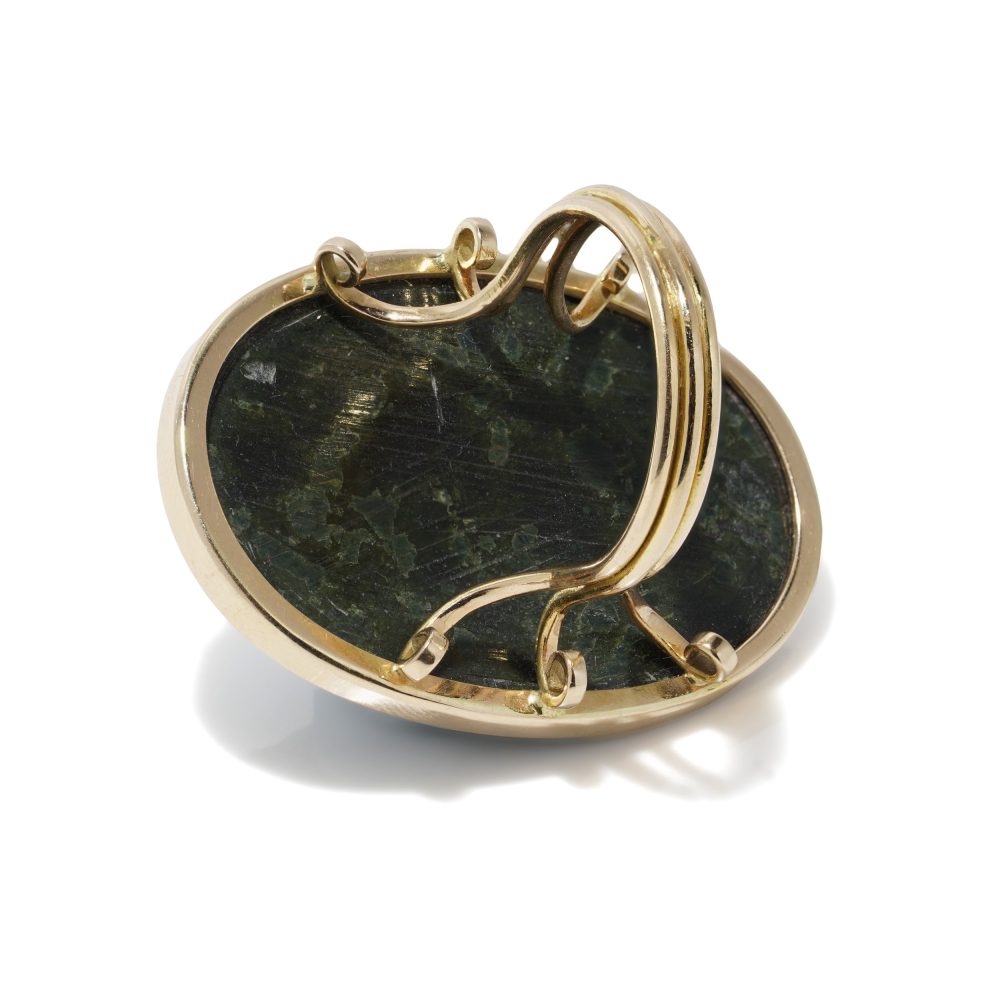 Antique 18 carat Yellow Gold Green Hard-stone Alexander The Great Cameo Ring