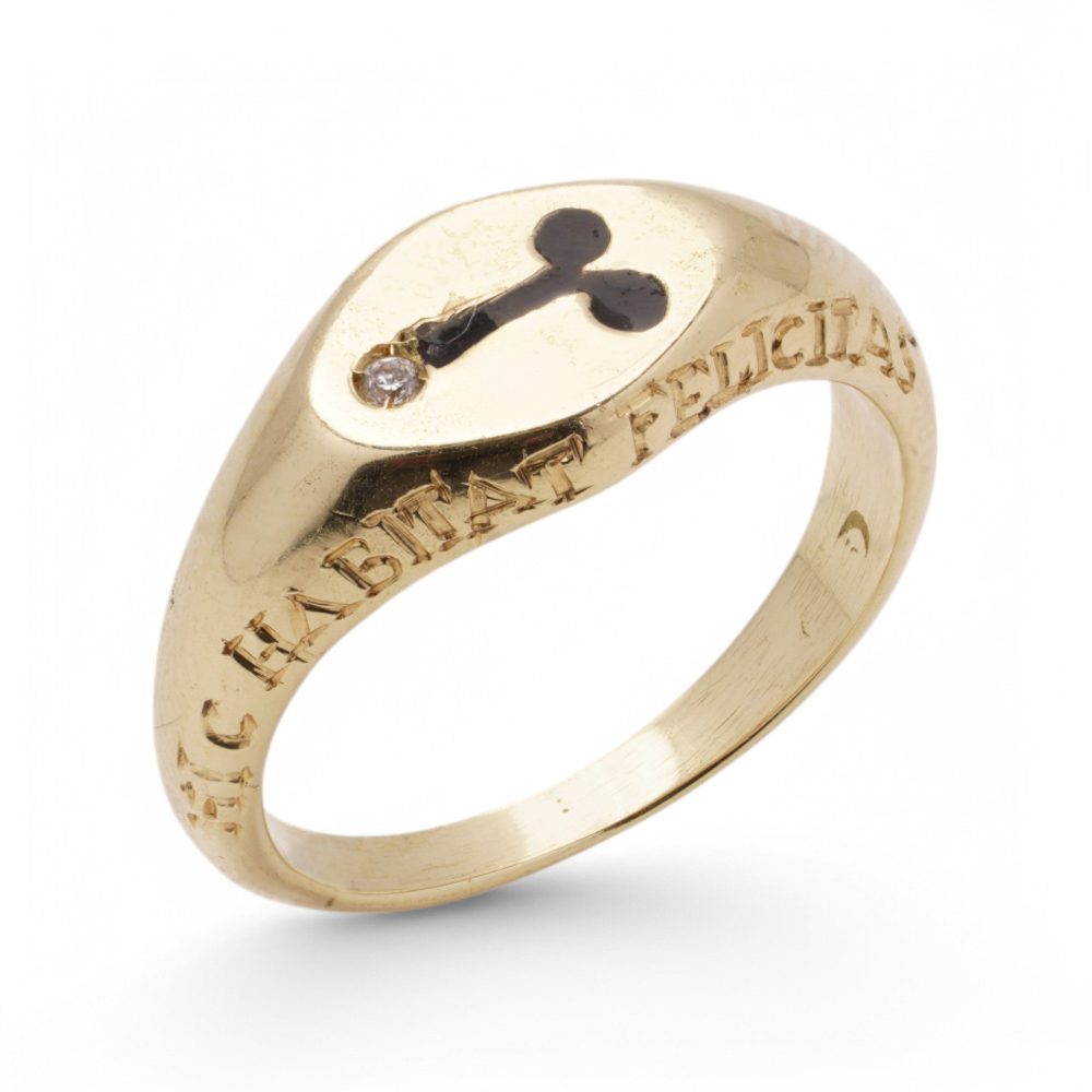 KIAIA 18 Carat Gold And Black Enamel Engraved Ring
