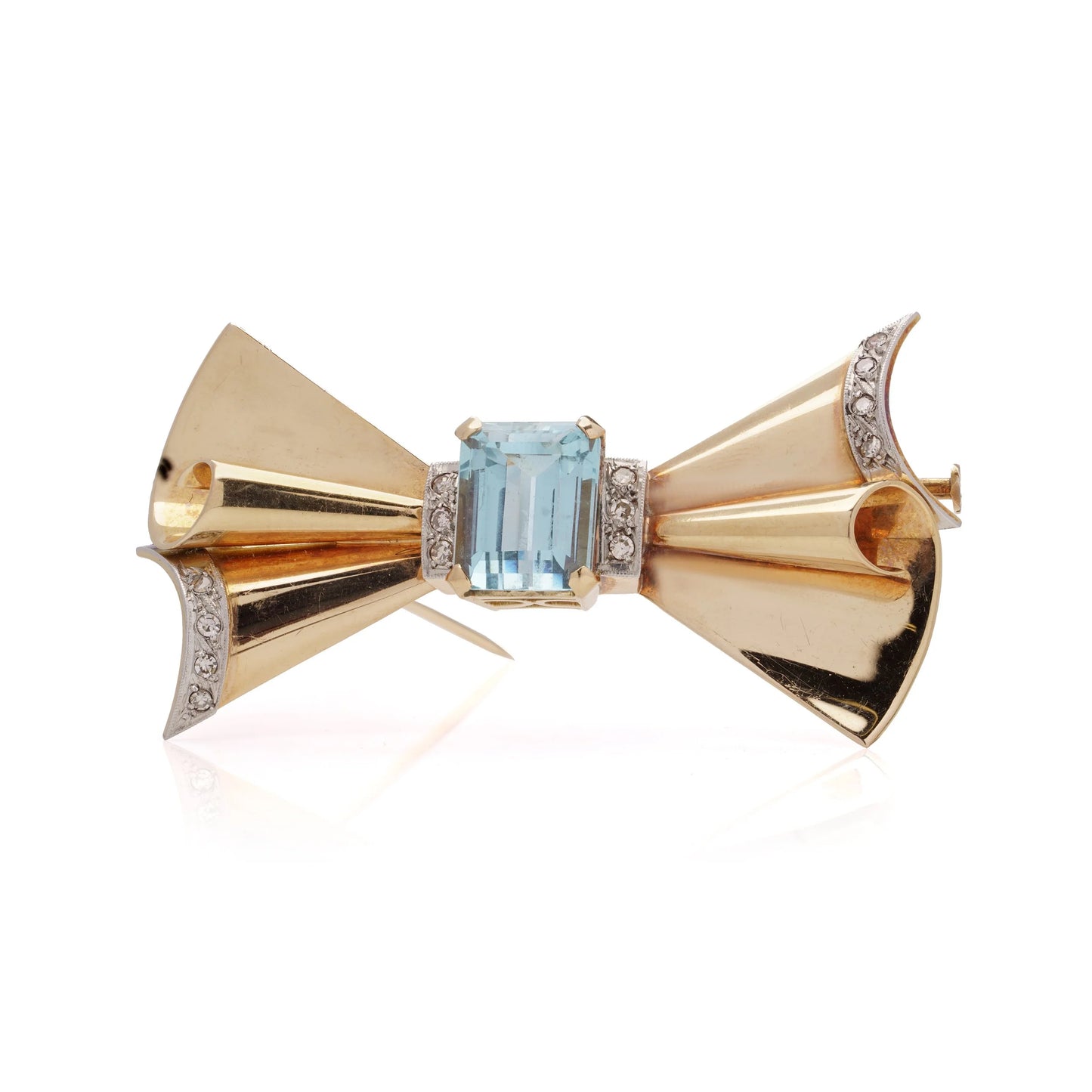 Retro 18 Carat Gold And Platinum Bow Brooch With 6.00 ct Aquamarine And Diamonds