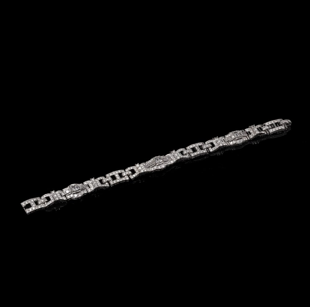 Antique 9.21 Carat Diamond Bracelet In Platinum