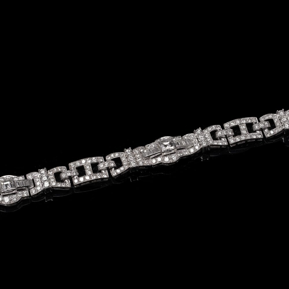 Antique 9.21 Carat Diamond Bracelet In Platinum