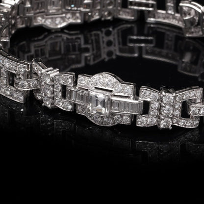 Antique 9.21 Carat Diamond Bracelet In Platinum