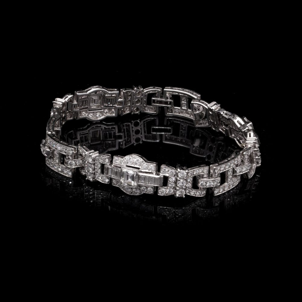 Antique 9.21 Carat Diamond Bracelet In Platinum