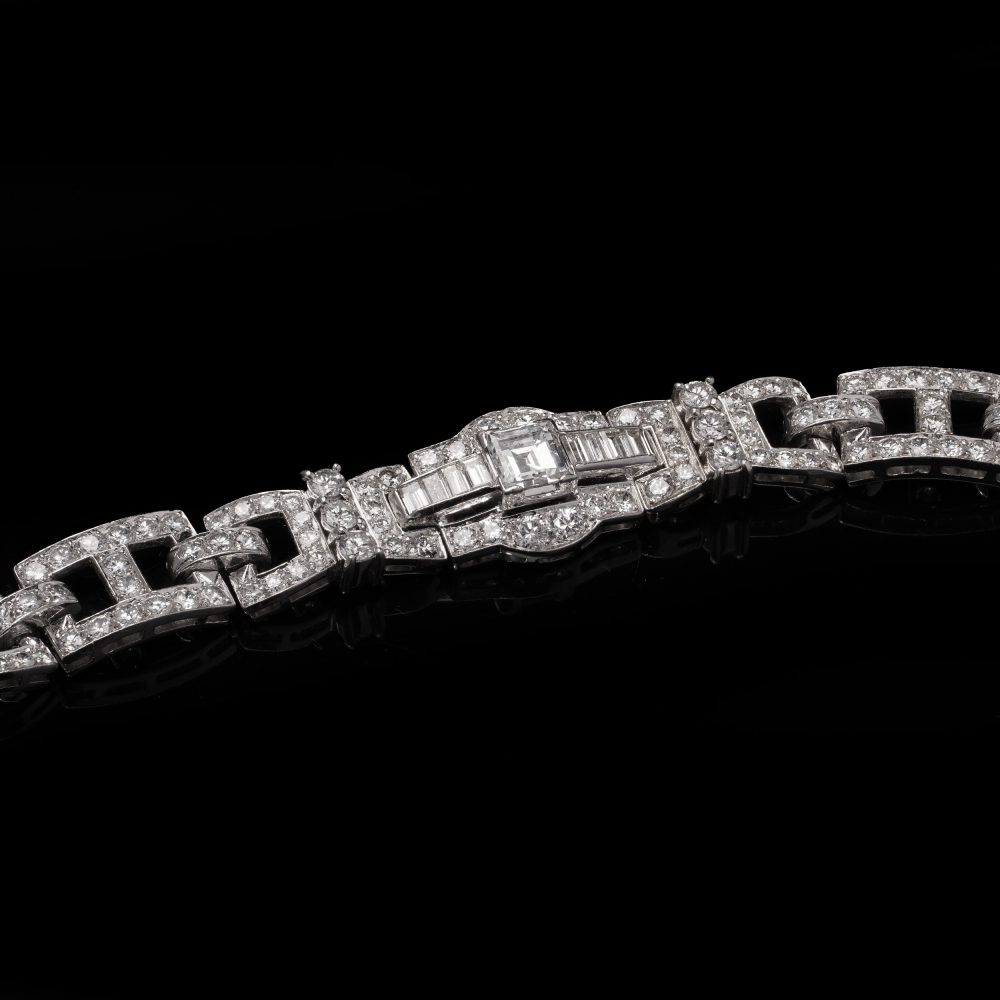 Antique 9.21 Carat Diamond Bracelet In Platinum