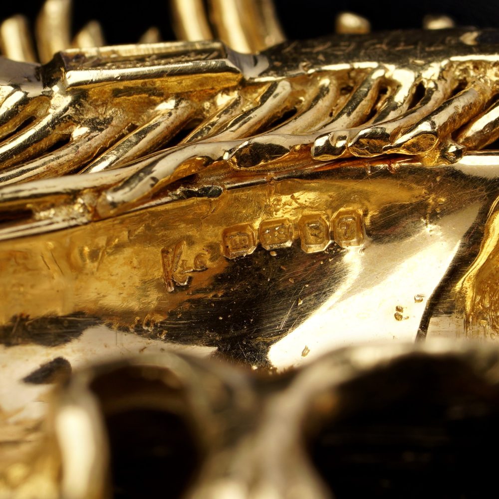 Kutchinsky Squirrel Brooch In 18 Carat Yellow Gold