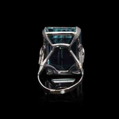 Vintage 18kt Gold Ring with Natural Aquamarine