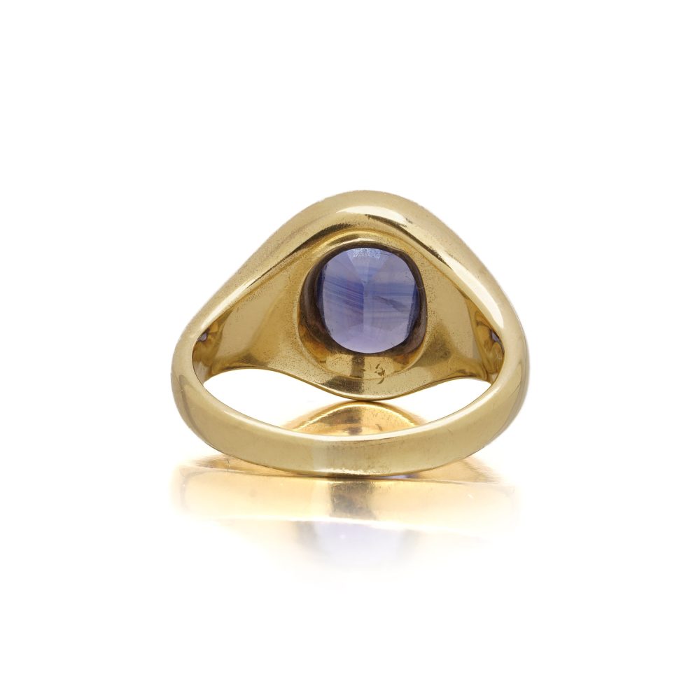 18 Carat Yellow Gold Ring With 3.30 Carat Ceylon Sapphire