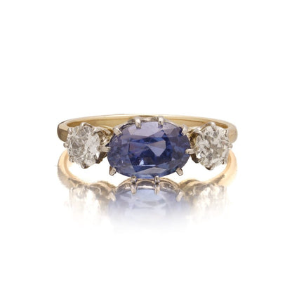 18 Carat Yellow Gold Three-Stone Ring With 3.70 Carat Natural Sapphire And Diamonds