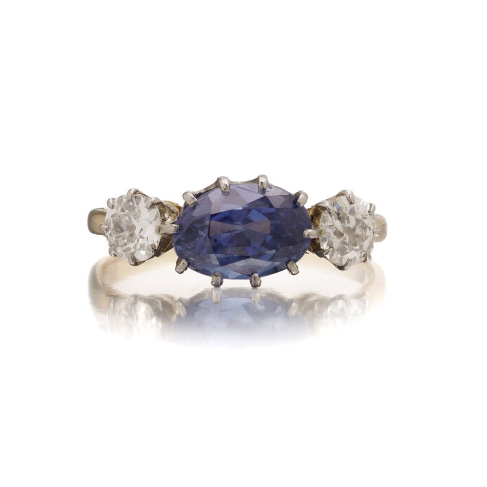 18 Carat Yellow Gold Three-Stone Ring With 3.70 Carat Natural Sapphire And Diamonds
