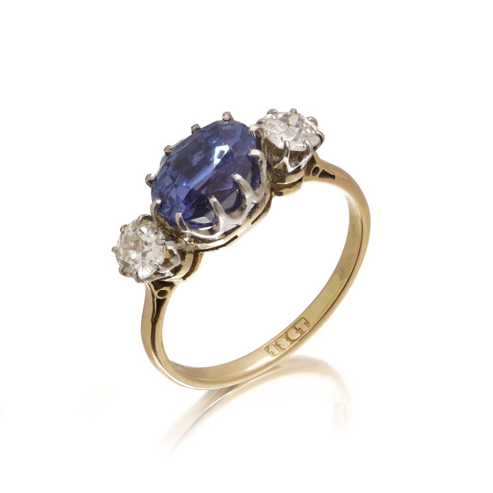18 Carat Yellow Gold Three-Stone Ring With 3.70 Carat Natural Sapphire And Diamonds