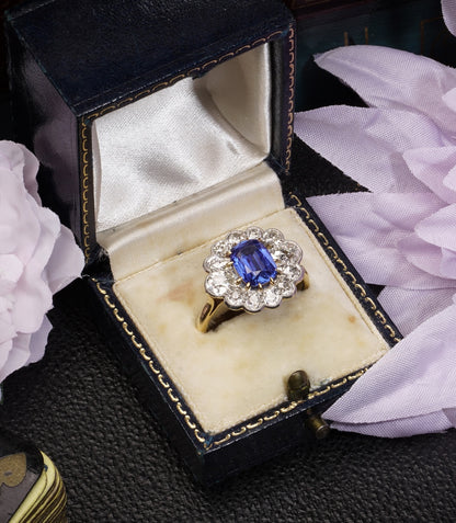 Sapphire and diamond ring 