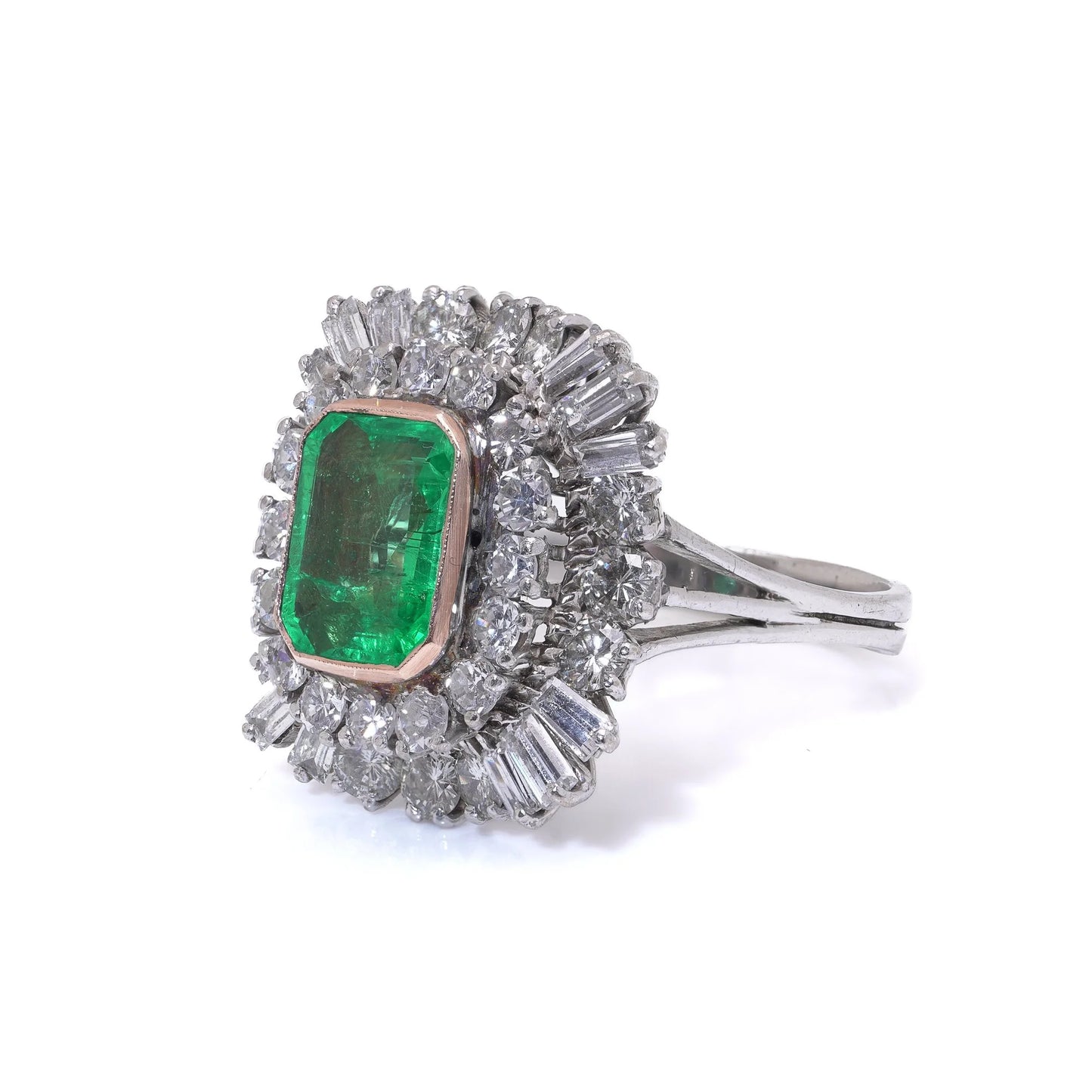 Vintage White Gold Ring with 4ct Colombian Emerald and Diamonds