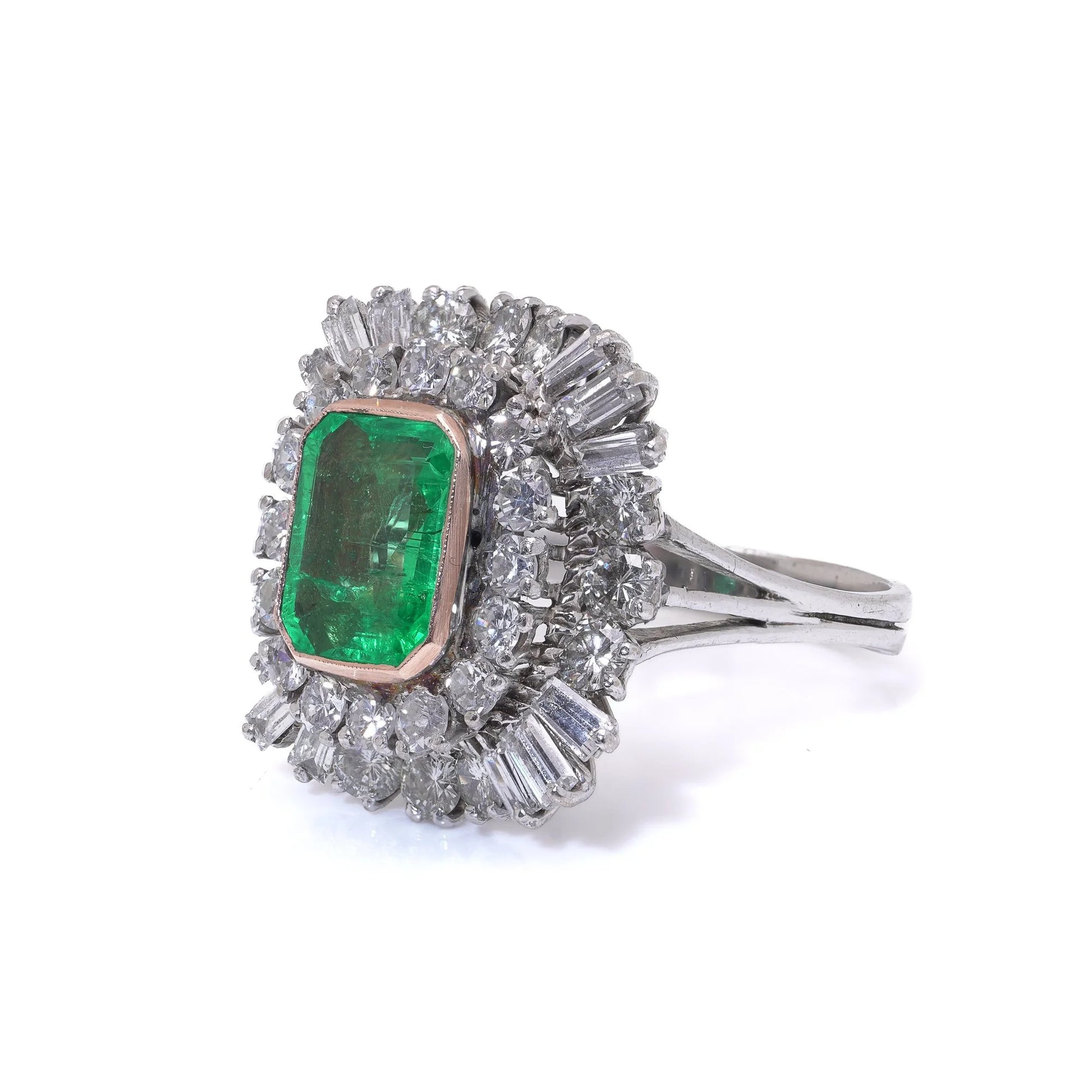 Vintage White Gold Ring with 4ct Colombian Emerald and Diamonds