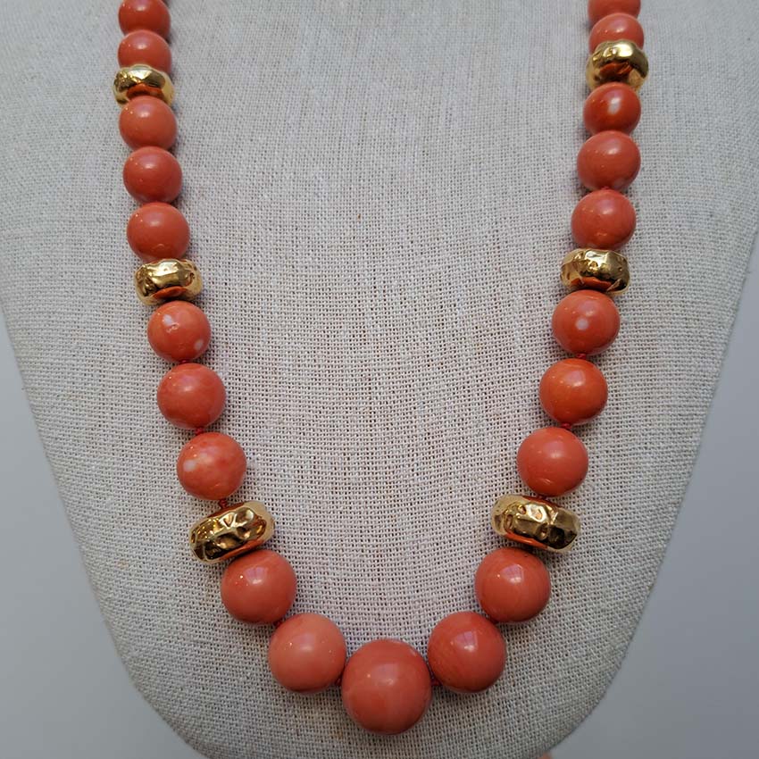 Antique Japanese Momo Coral and Gold Graduated Bead Necklace
