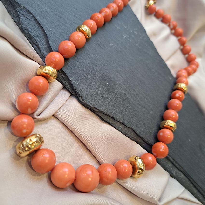 Antique Japanese Momo Coral and Gold Graduated Bead Necklace
