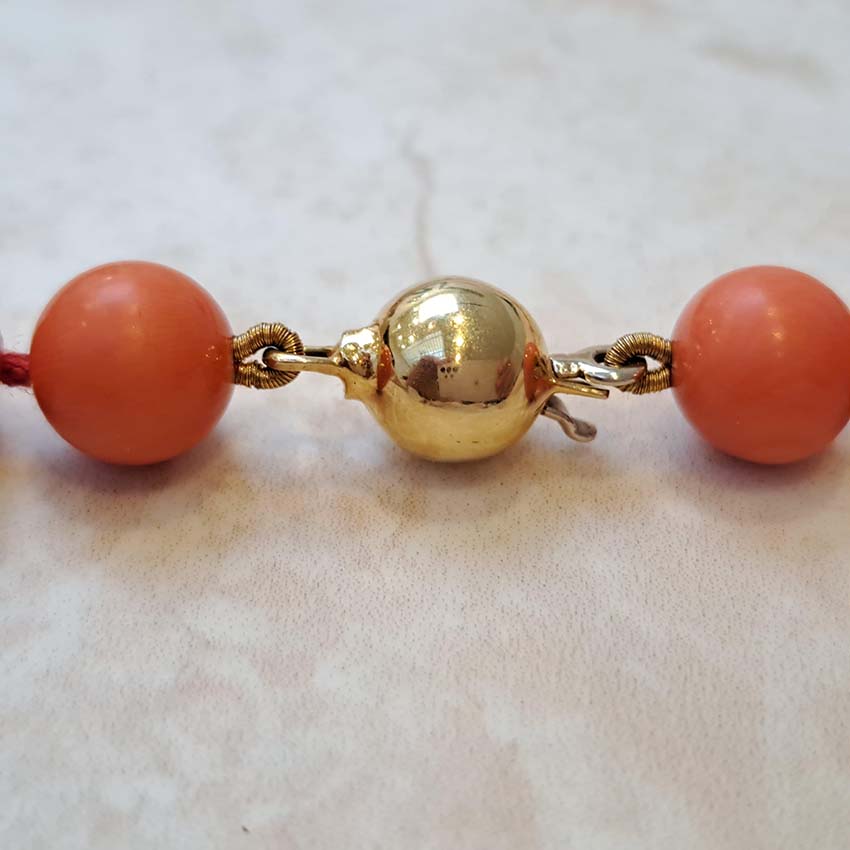 Antique Japanese Momo Coral and Gold Graduated Bead Necklace