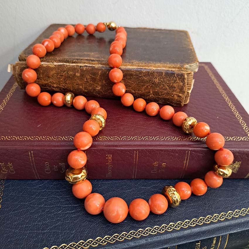 Antique Japanese Momo Coral and Gold Graduated Bead Necklace