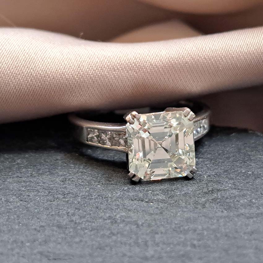 Asscher Cut Diamond Solitaire Engagement Ring, 2.98 carats VS