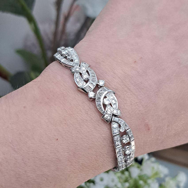 Late Art Deco Diamond Bracelet in Platinum