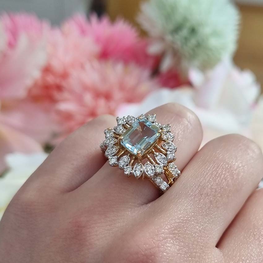 Aquamarine and Diamond Cluster Ring in 21ct Yellow Gold