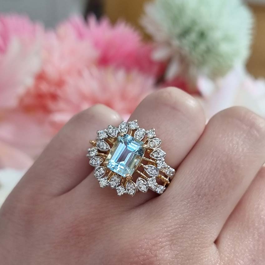 Aquamarine and Diamond Cluster Ring in 21ct Yellow Gold