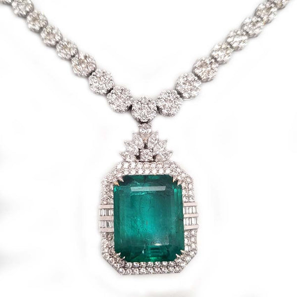 10ct Emerald and Diamond Cluster Pendant Necklace, 21.50 carats