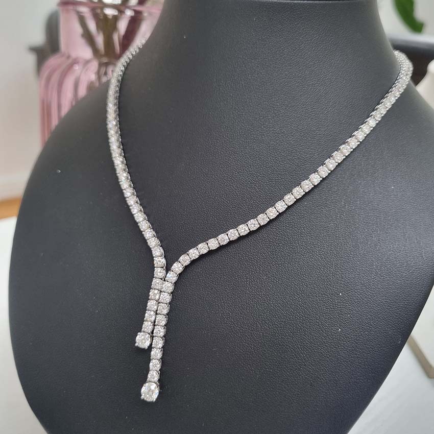Fine Diamond Line Necklace in 18ct Gold, 20 carat total