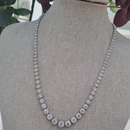 Graduated Diamond Collar Line Necklace, 12.84 carats. 18ct White Gold