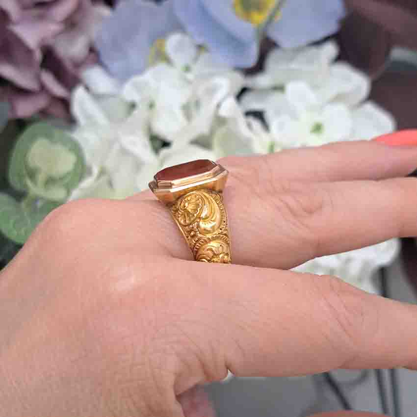 Antique Russian Large Size Mens Ring in 14 Carat Yellow gold With Carnelian