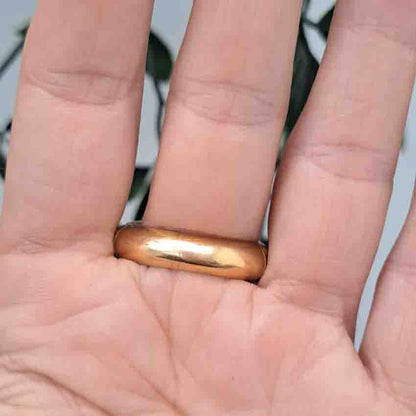 Antique Russian Large Size Mens Ring in 14 Carat Yellow gold With Carnelian