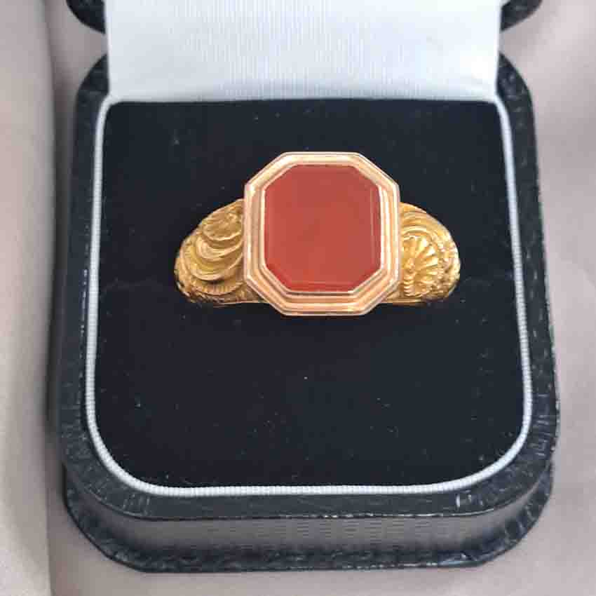 Antique Russian Large Size Mens Ring in 14 Carat Yellow gold With Carnelian