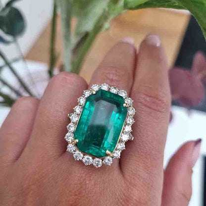Vintage Colombian Emerald and Diamond Cluster Ring, 21.00 carats
