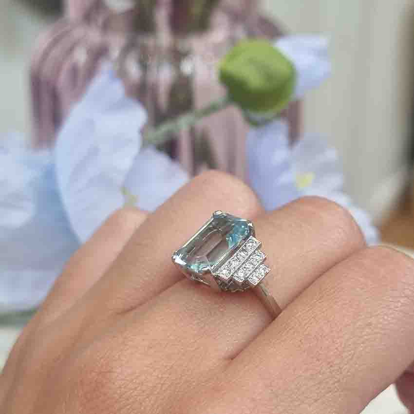 3.75ct Aquamarine Ring with Stepped Diamond Shoulders