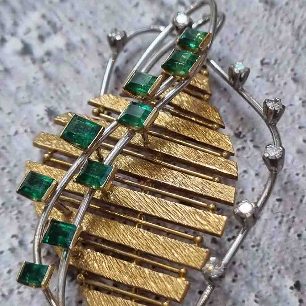 Retro 1960s Diamond Emerald Abstract Gold Leaf Brooch
