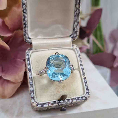 Vintage 15cts Aquamarine Solitaire Ring with Baguette Diamonds