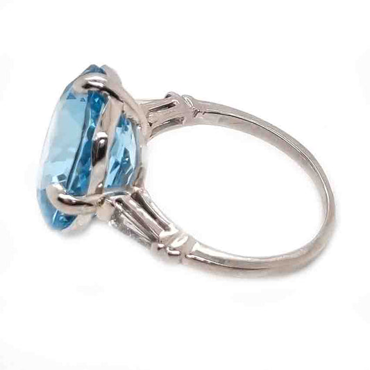 Vintage 15cts Aquamarine Solitaire Ring with Baguette Diamonds