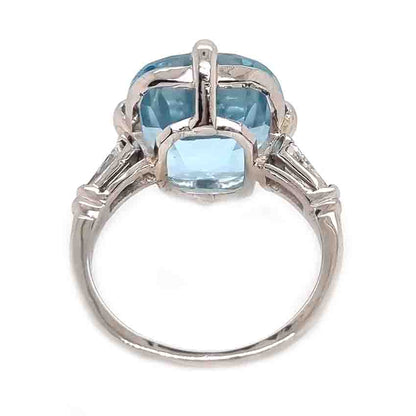 Vintage 15cts Aquamarine Solitaire Ring with Baguette Diamonds
