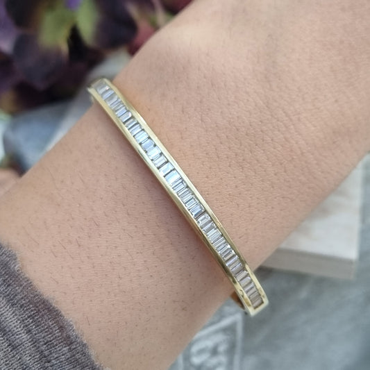 Vintage Baguette Diamond Bangle Bracelet in Yellow Gold