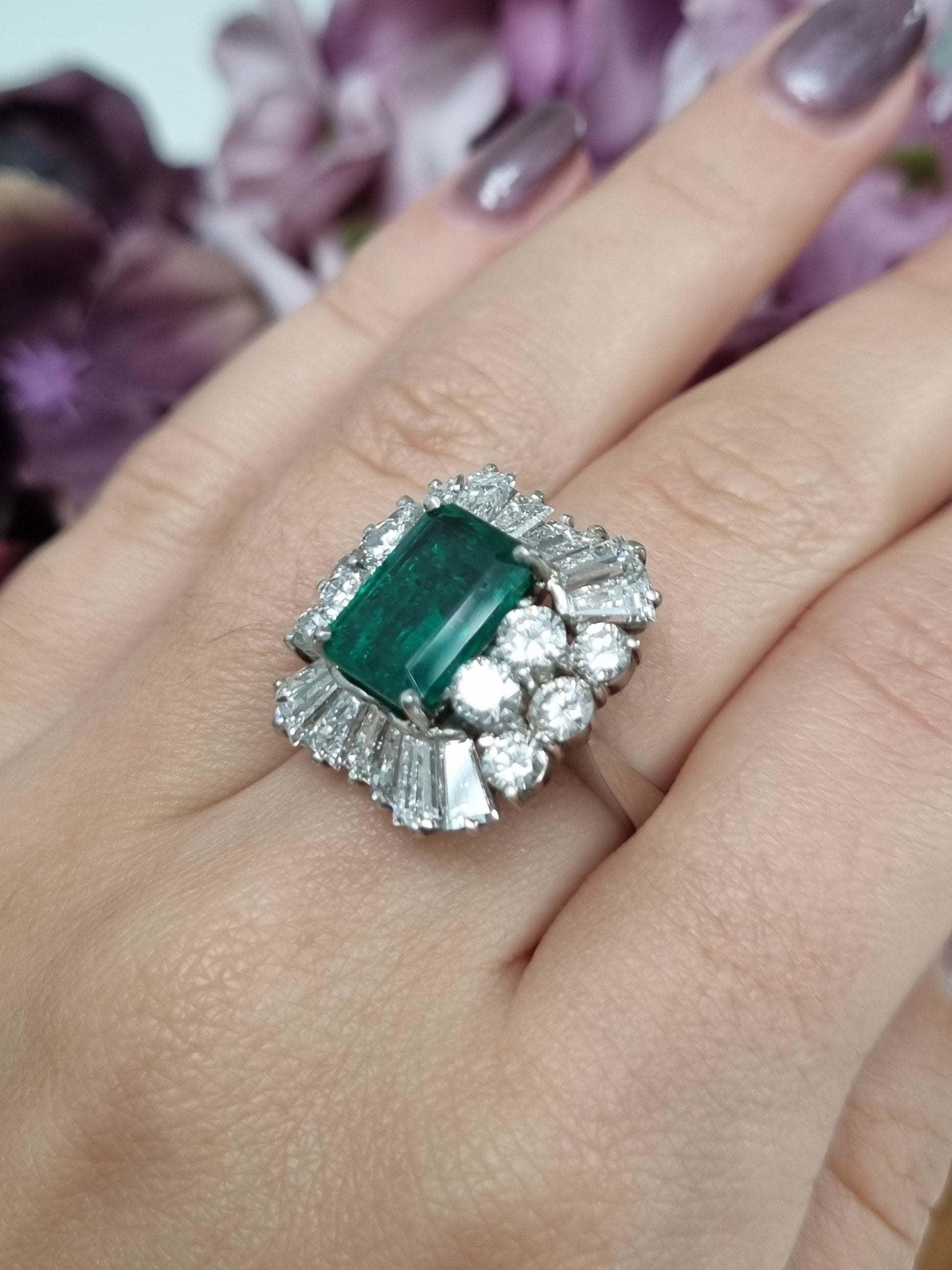Vintage 1950s Colombian Emerald and Diamond Ballerina Cluster Ring
