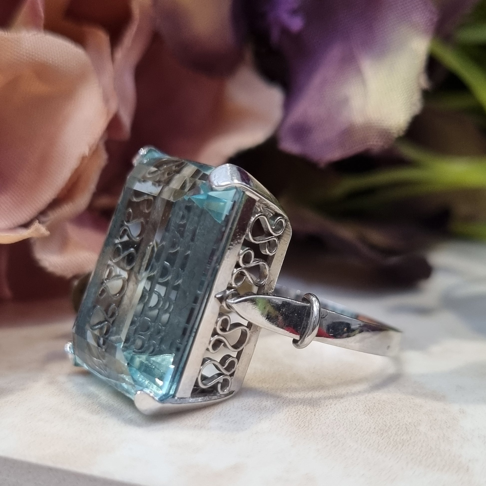 Art Deco 23cts Aquamarine Cocktail Ring in Platinum
