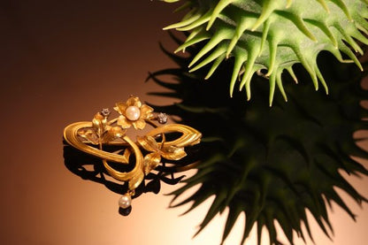 French Art Nouveau Gold Pendant Brooch With Diamonds and Pearls