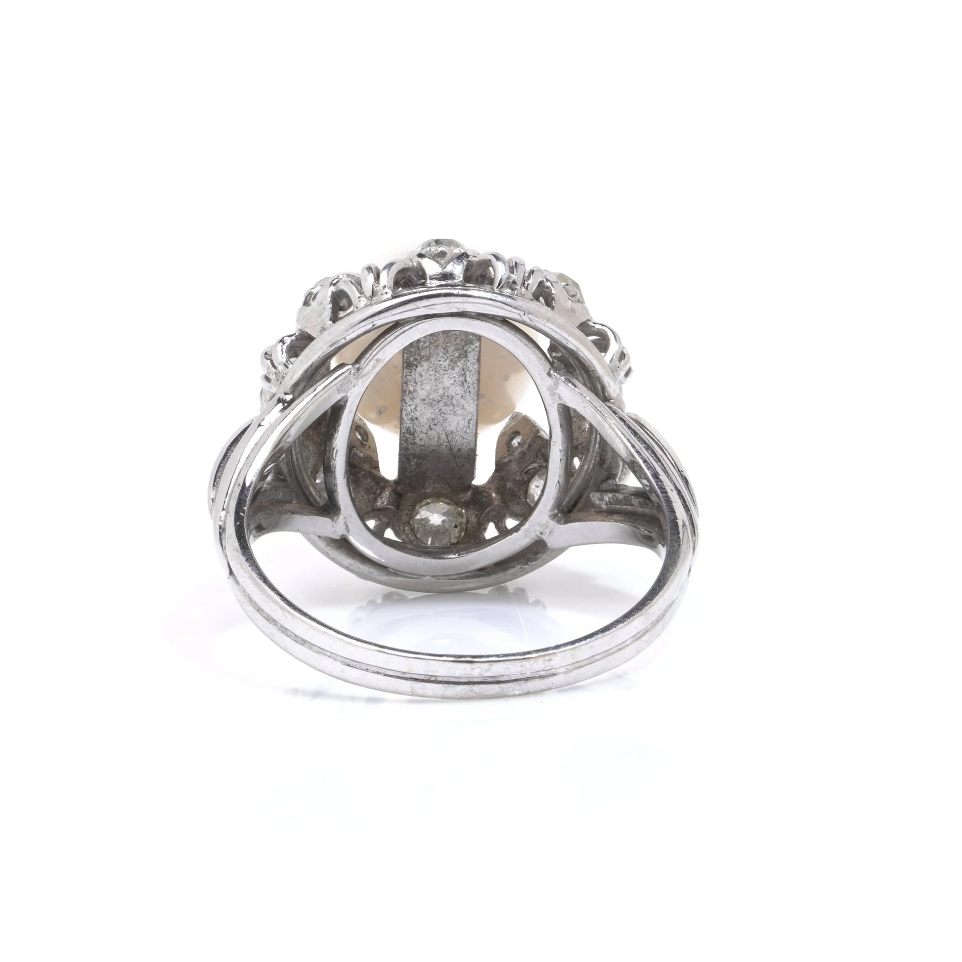 Art Deco 18 Carat Gold South Sea Cultured Pearl And Diamond Ring