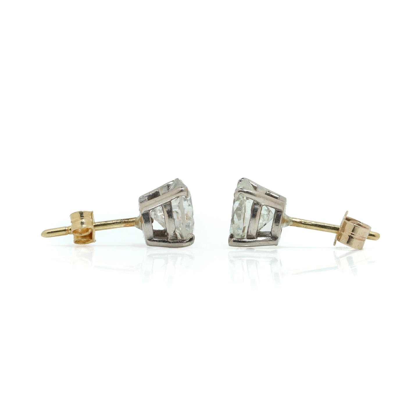 18 ct Gold Diamond Stud Earrings 2.60 ct Total