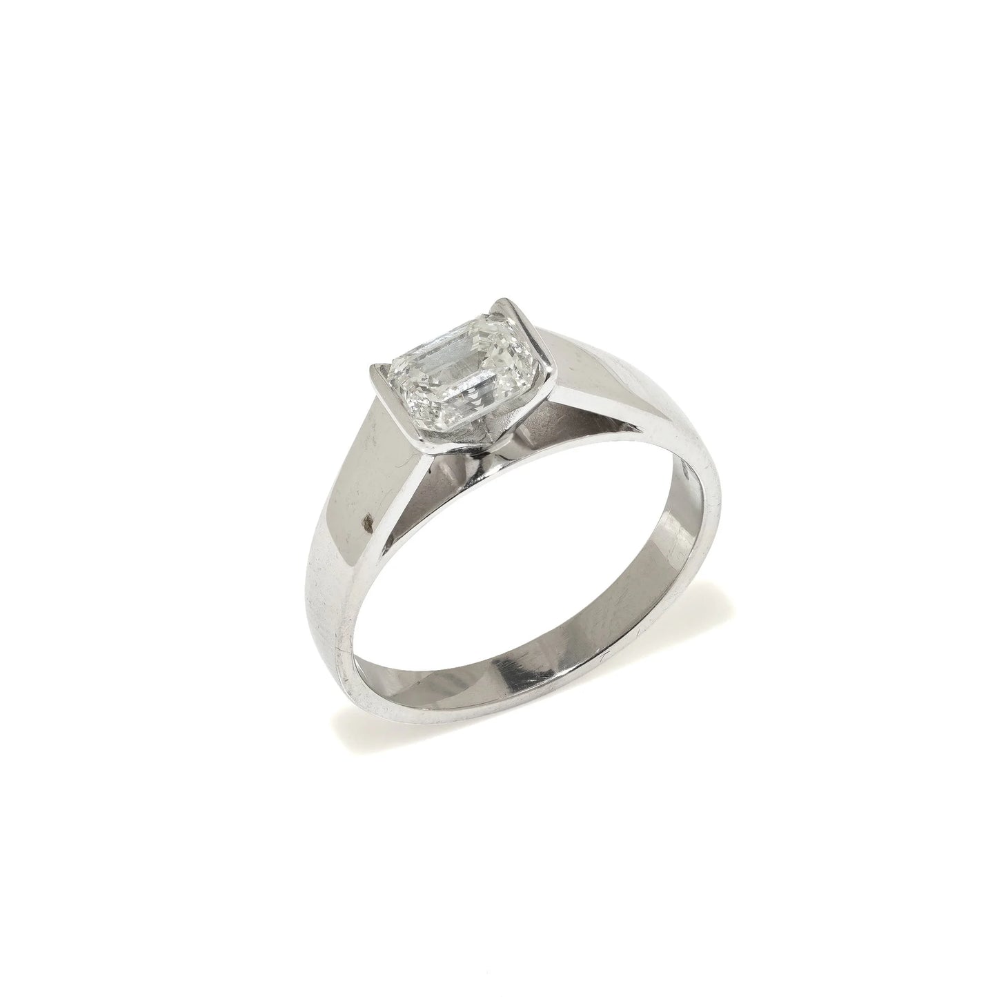 18 ct White Gold Emerald Cut Diamond Engagement Ring
