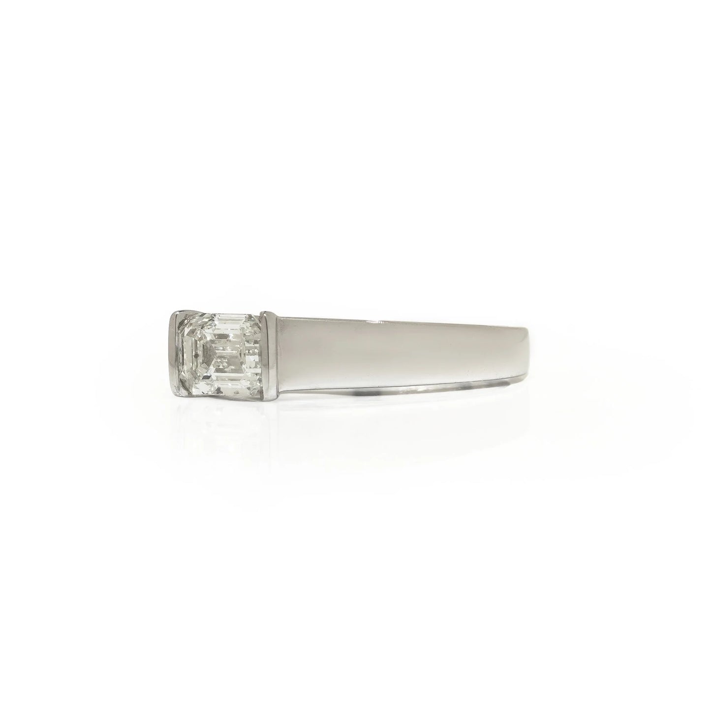 18KT White Gold Emerald Cut Diamond Ring