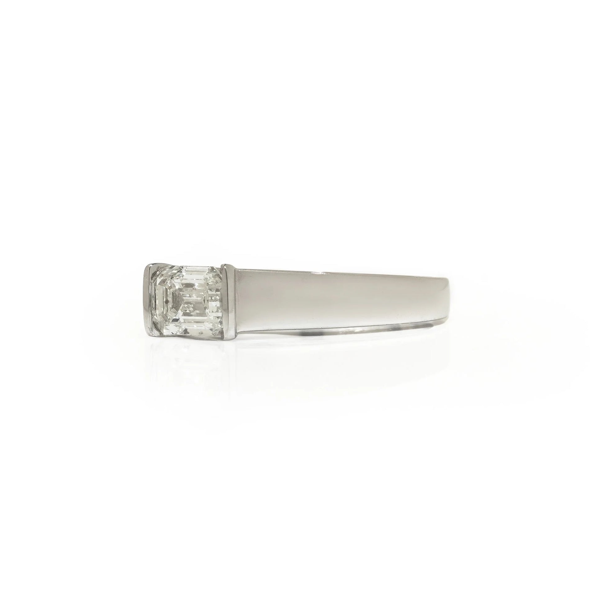 18KT White Gold Emerald Cut Diamond Ring