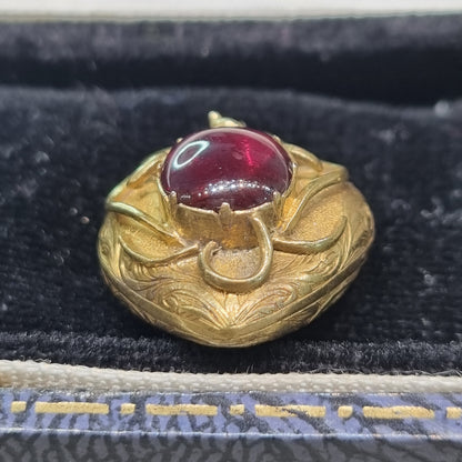 Victorian Antique Cabochon Garnet Heart Pendant in 15ct Gold